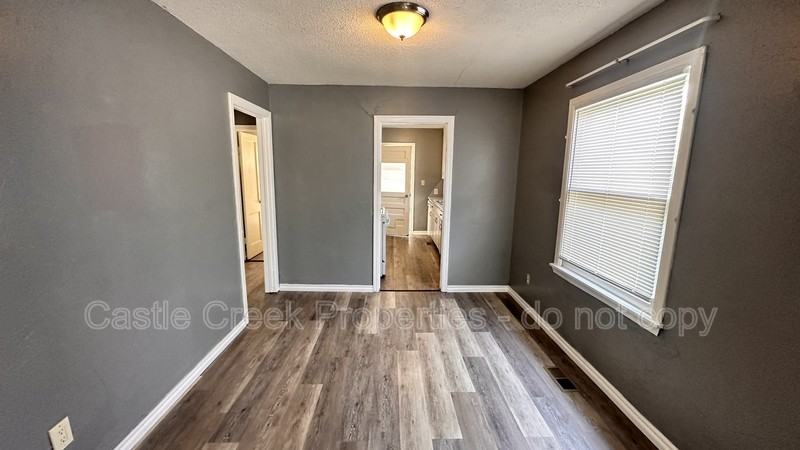 4018 Se 10th St - Photo 4 of 10