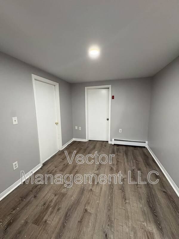 505 Howard Ave - Photo 4 of 10
