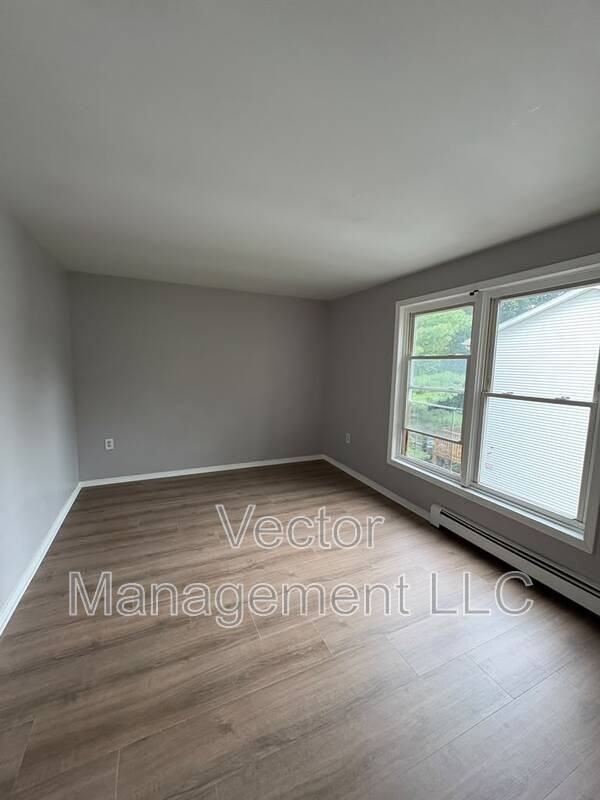 505 Howard Ave - Photo 6 of 10