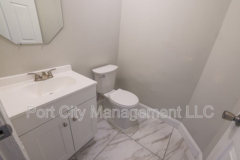 215 Cleveland Ave - Photo 2 of 9