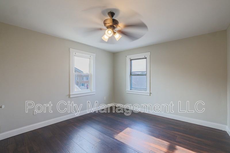 215 Cleveland Ave - Photo 4 of 9