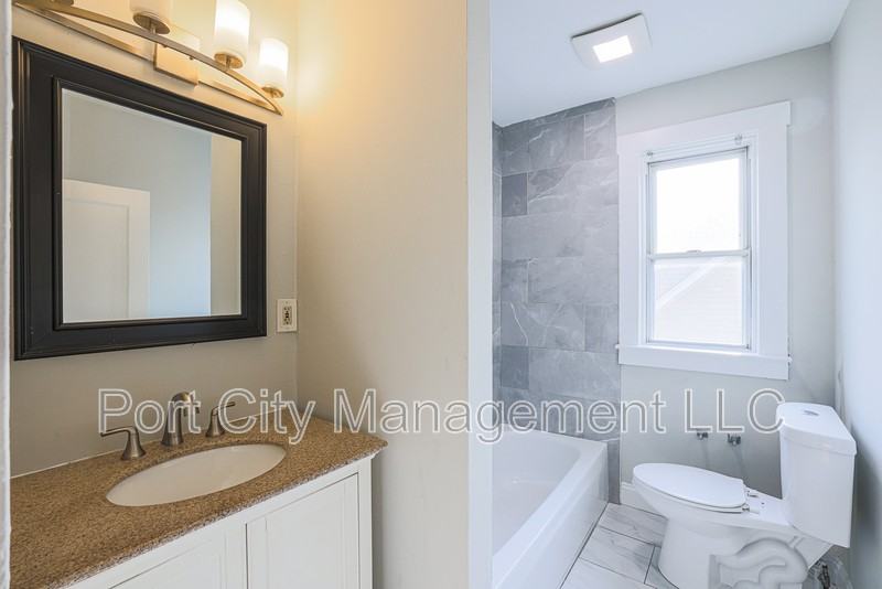 215 Cleveland Ave - Photo 5 of 9