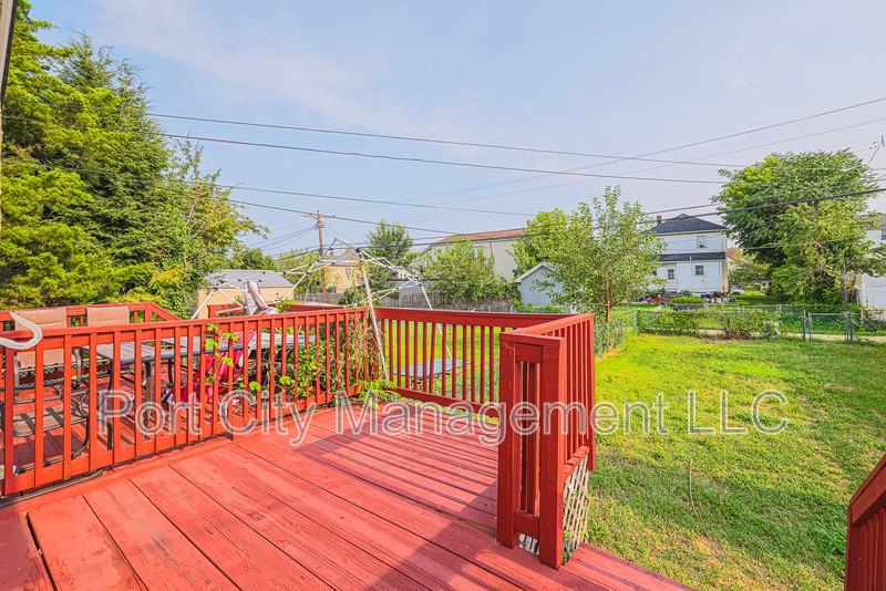 215 Cleveland Ave - Photo 6 of 9