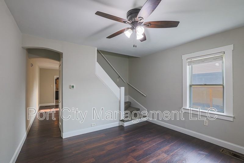 215 Cleveland Ave - Photo 7 of 9