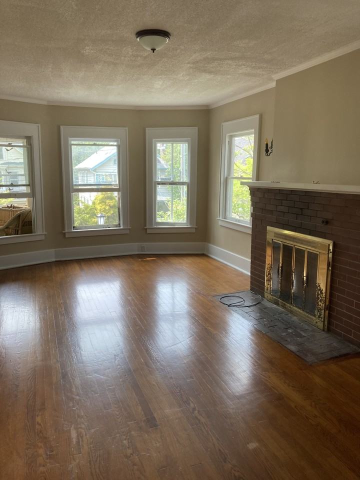 735 Allen St #1 - Photo 3 of 12