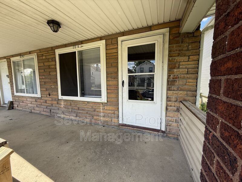 1044 E 16th Ave - Photo 2 of 21
