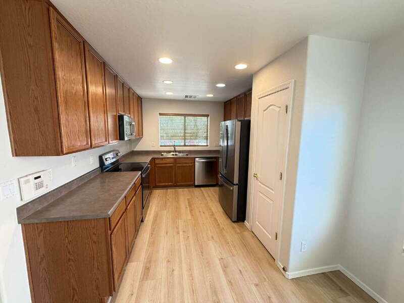 44245 W Snow Dr - Photo 2 of 22