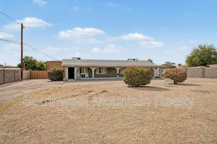 560 S Grand Dr #1 - Photo 1 of 1