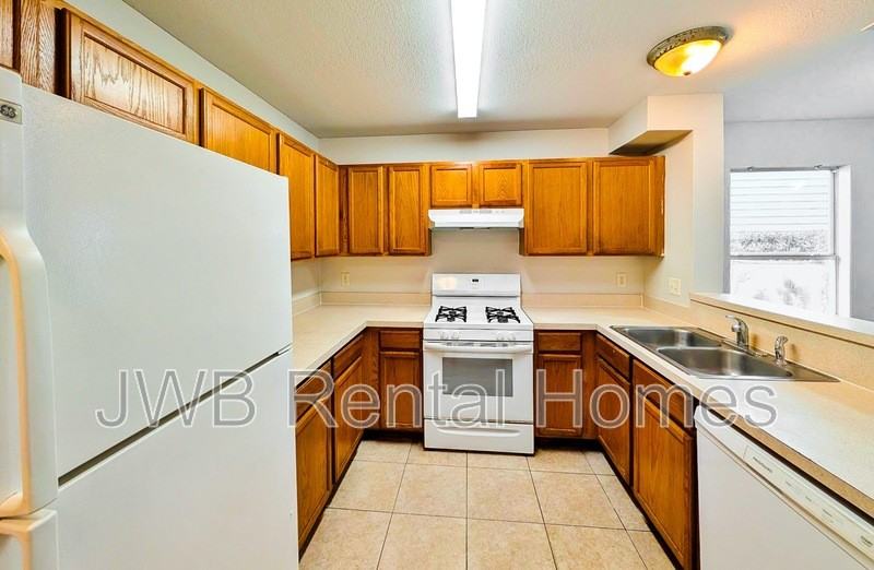 79 W 5th St - Photo 2 of 16