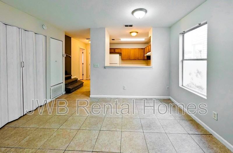 79 W 5th St - Photo 4 of 16