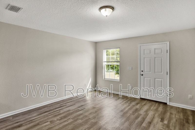 8480 Mcgirts Village Ln - Photo 6 of 17