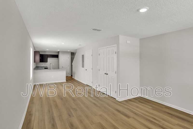 2202 Spires Ave - Photo 3 of 19