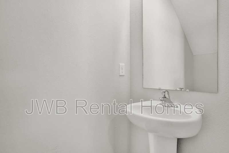 2202 Spires Ave - Photo 7 of 19