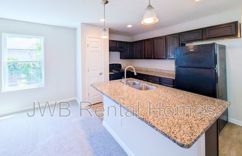 8813 Cocoa Ave - Photo 2 of 17