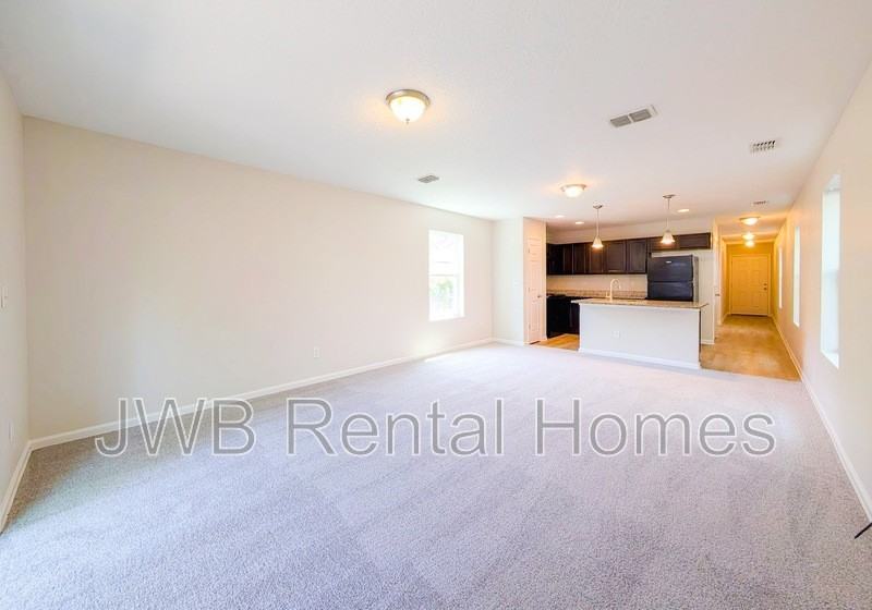 8813 Cocoa Ave - Photo 4 of 17