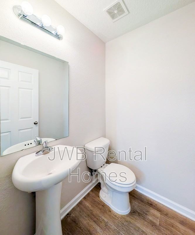 8813 Cocoa Ave - Photo 7 of 17