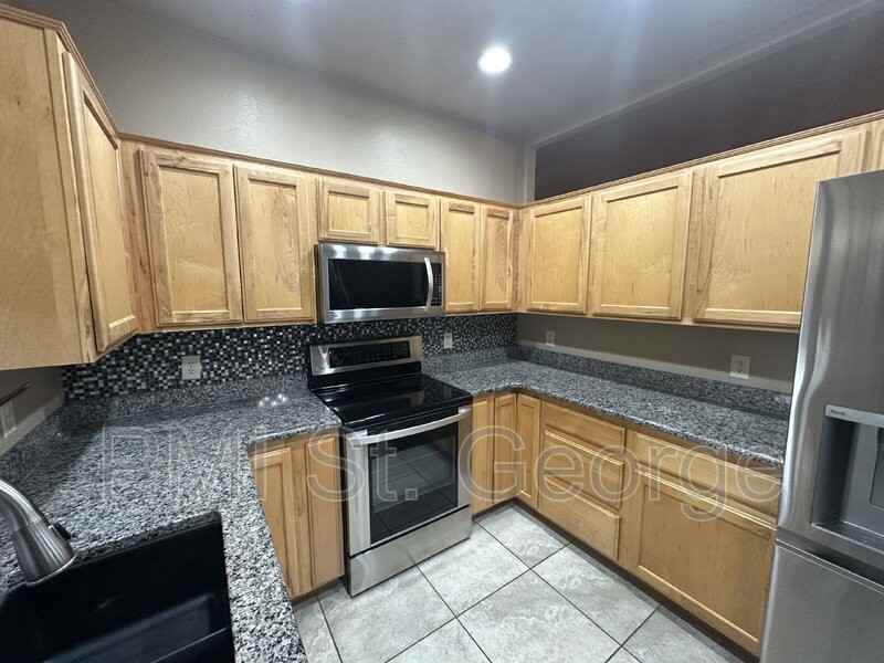 376 N 2480 W - Photo 5 of 30