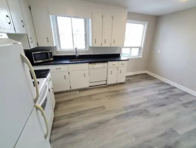 1456 Lakefield St #1 - Photo 4 of 10