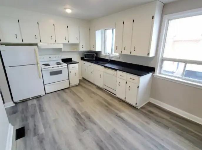 1456 Lakefield St #1 - Photo 5 of 10