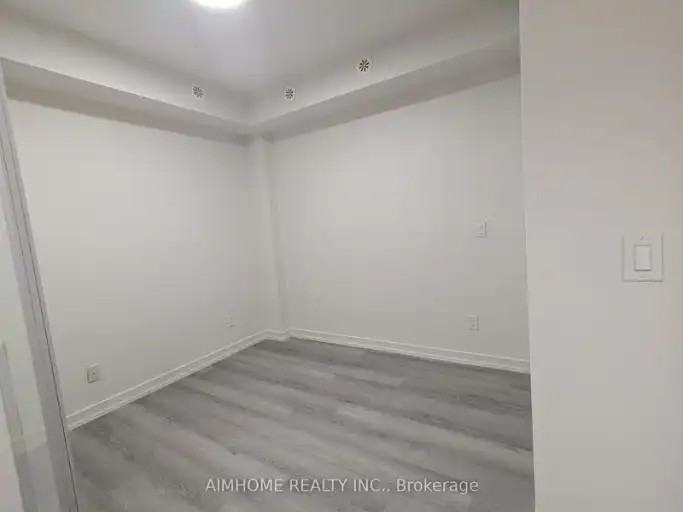 140 Broadview Ave #40 - Photo 4 of 9