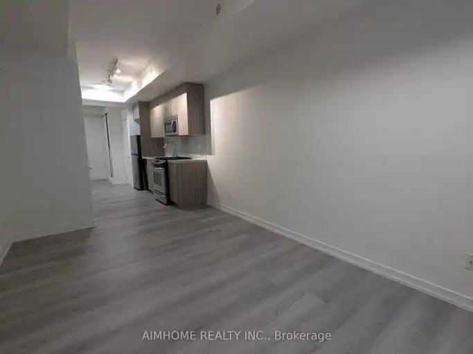 140 Broadview Ave #40 - Photo 7 of 9