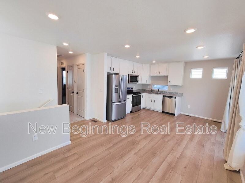 6011 Notch Top Way - Photo 6 of 33