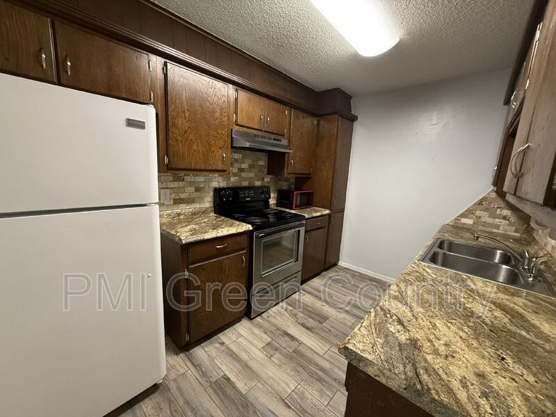322 W Quantico St - Photo 5 of 14