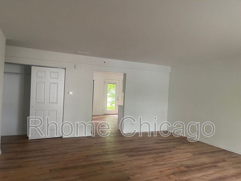 7984 Ramsgate Cir N - Photo 3 of 30