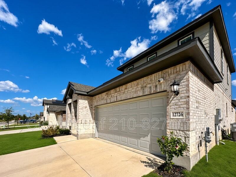 12726 Horizon Crst - Photo 2 of 50