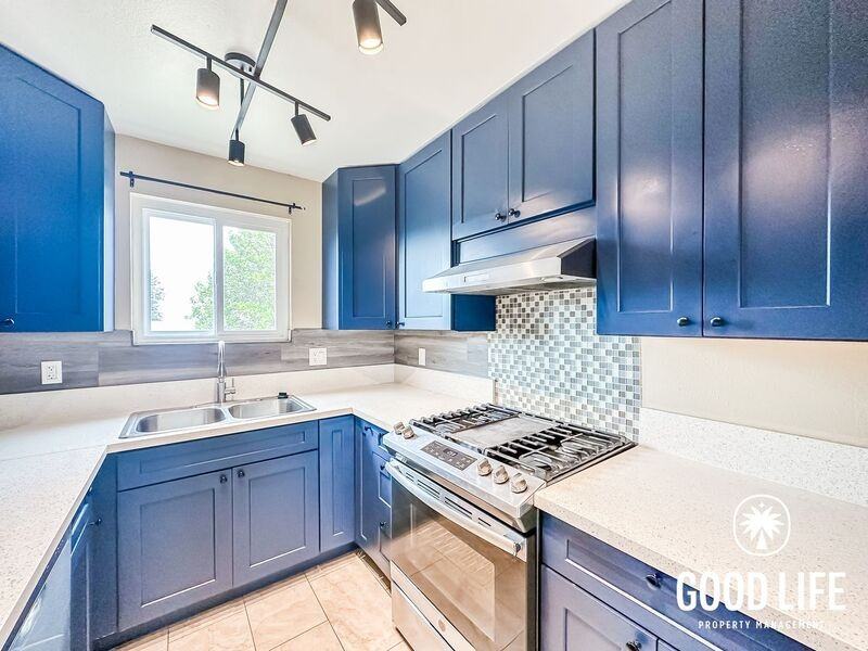 924 Georgia St - Photo 5 of 17