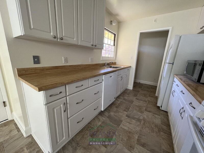 25 El Camino Dr - Photo 5 of 13