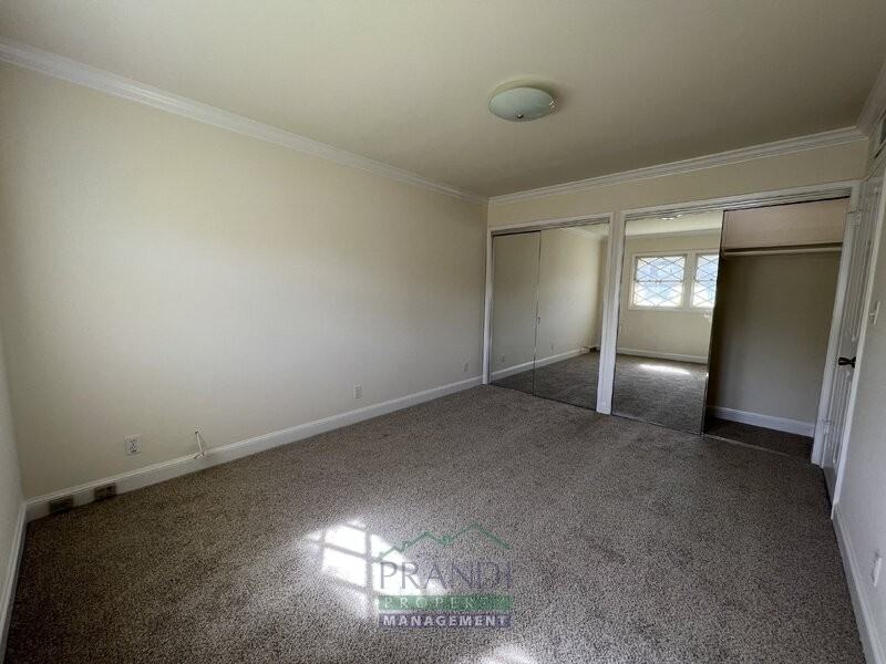 25 El Camino Dr - Photo 7 of 13