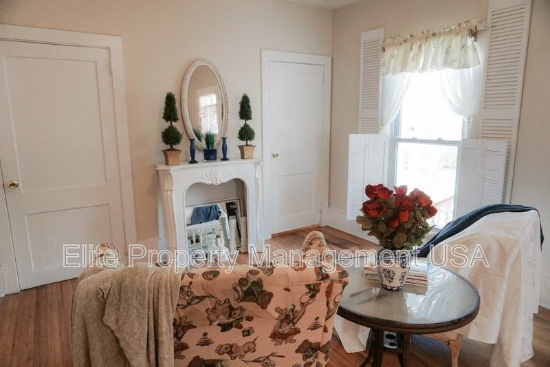 5904 Wall St #D - Photo 3 of 16