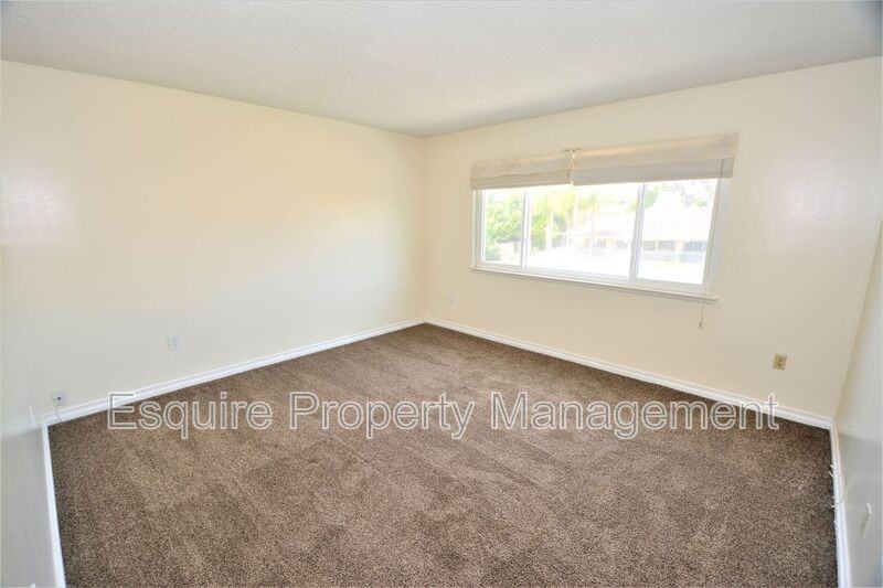 1629 Pierside Ln - Photo 6 of 34