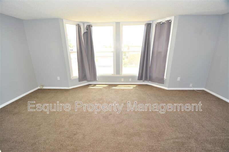 1629 Pierside Ln - Photo 7 of 34