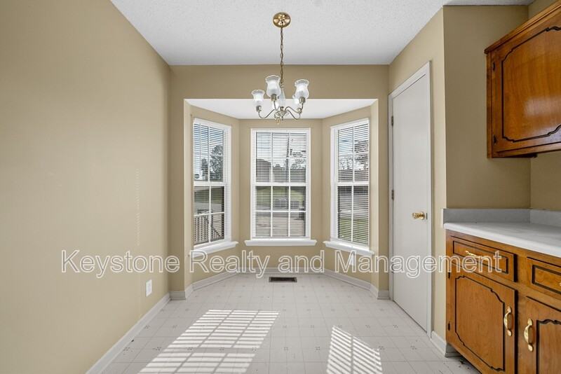 3252 Tower Dr - Photo 5 of 16