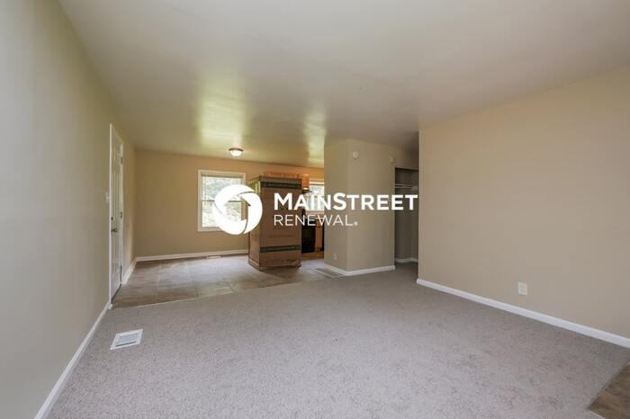 2374 Baywood Dr Se - Photo 3 of 16