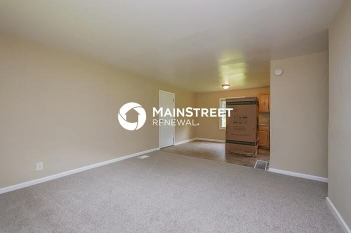 2374 Baywood Dr Se - Photo 4 of 16