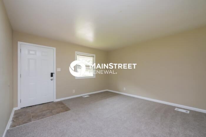 2374 Baywood Dr Se - Photo 6 of 16