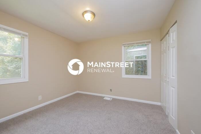 2374 Baywood Dr Se - Photo 7 of 16