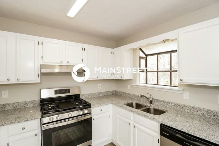33 Sweetwater Dr - Photo 6 of 17