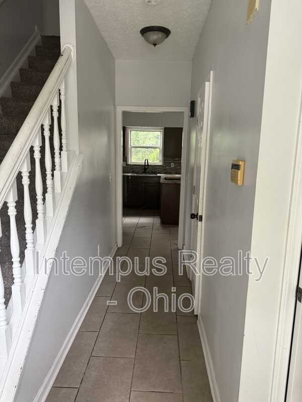 3125 Highland Park Dr - Photo 2 of 18