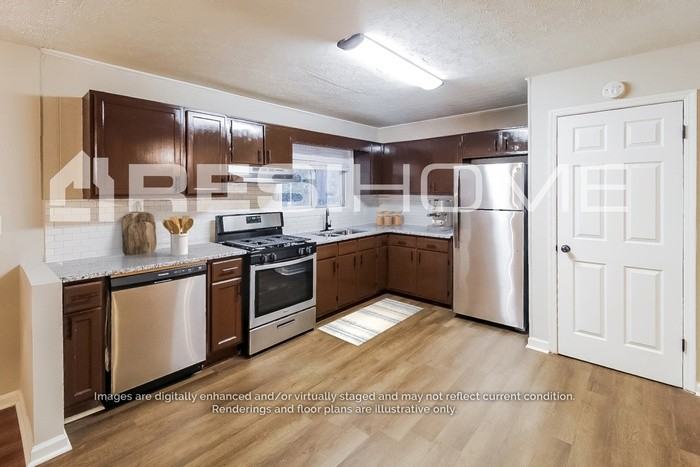 1092 Brook Ave - Photo 2 of 18