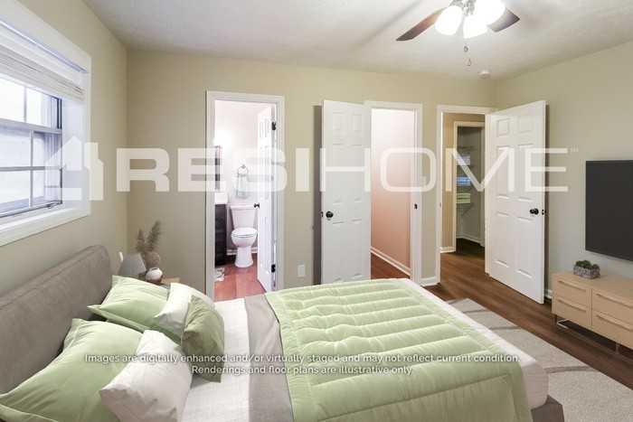 1092 Brook Ave - Photo 5 of 18