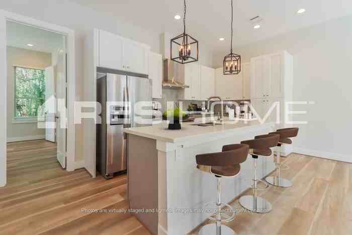 5720 Beall St #B - Photo 2 of 24