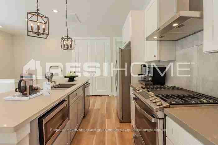 5720 Beall St #B - Photo 5 of 24