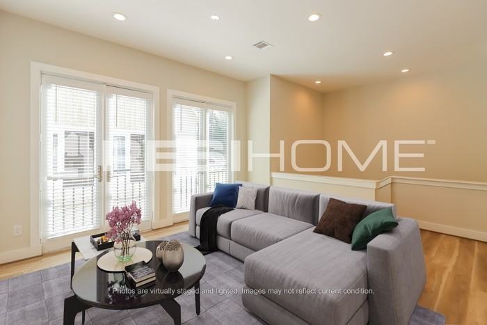 5720 Beall St #B - Photo 7 of 24