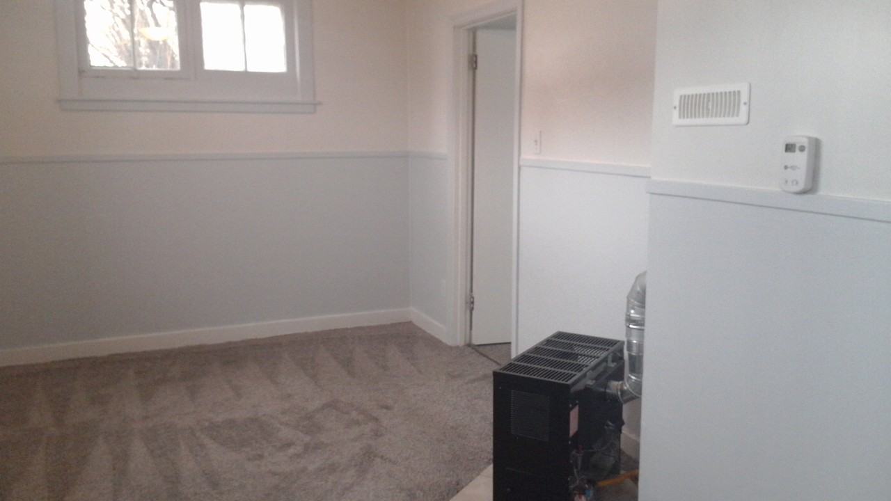 1421 1 Ave N - Photo 2 of 8