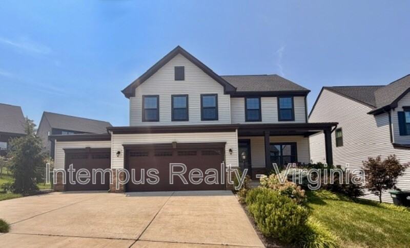 1008 Headquarters Way - Photo 2 of 24