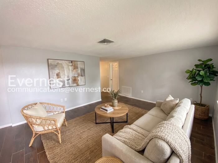 6723 Ranchwood Loop - Photo 2 of 19